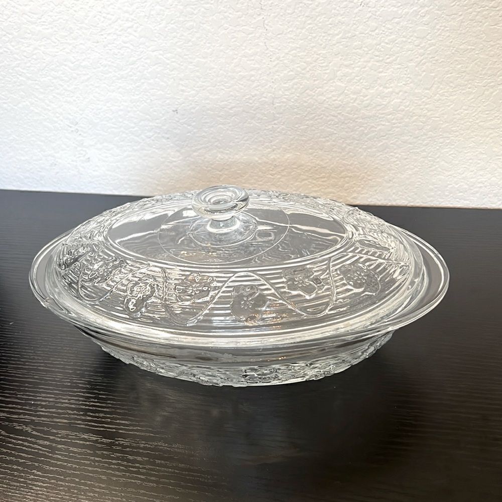 Vintage Lidded Glass Roaster / Oval Baking Dish with Floral Design